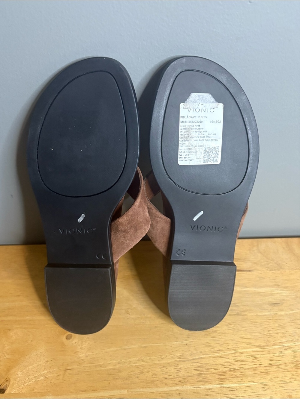 Vionic Agave Brown Suede Leather Orthotic Thong Sandals Women’s Size 7M NWT - Picture 7 of 9